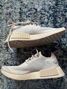 ADIDAS NMD R1 Sneakers